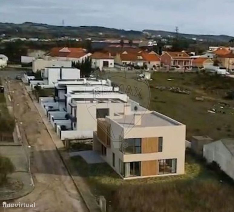 Moradia T4 para venda