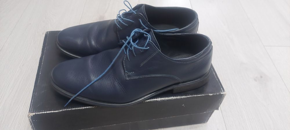 Eleganckie buty rozmiar 41  do garnituru