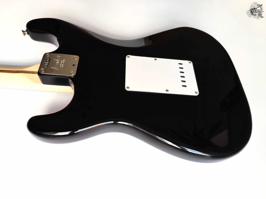 Новий Fender® Eric Clapton "Blackie" Stratocaster® '2024