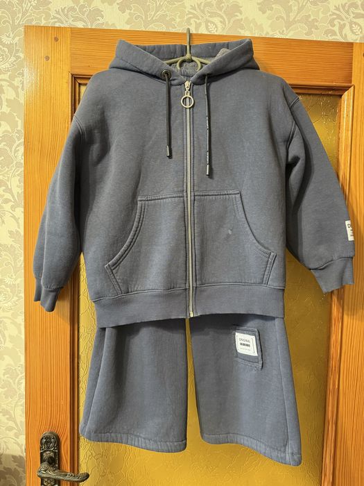 Спортивний костюм на дівчинку, розмір 134/140