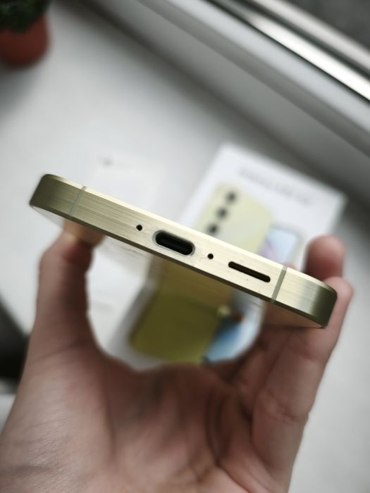 Смартфон Samsung Galaxy A55 5G 8/256GB в гарному лимонному відтінку