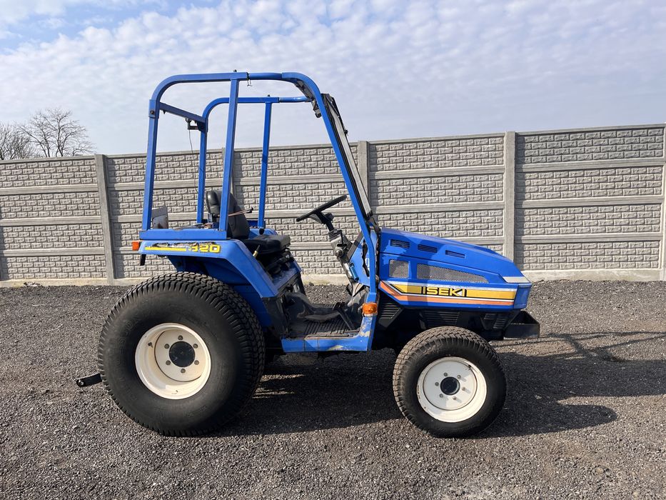 Traktorek Iseki 320 4x4 wapomaganie traktor