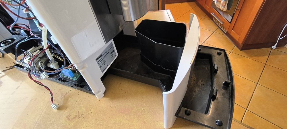 Ekspres Miele CM5200 na czesci