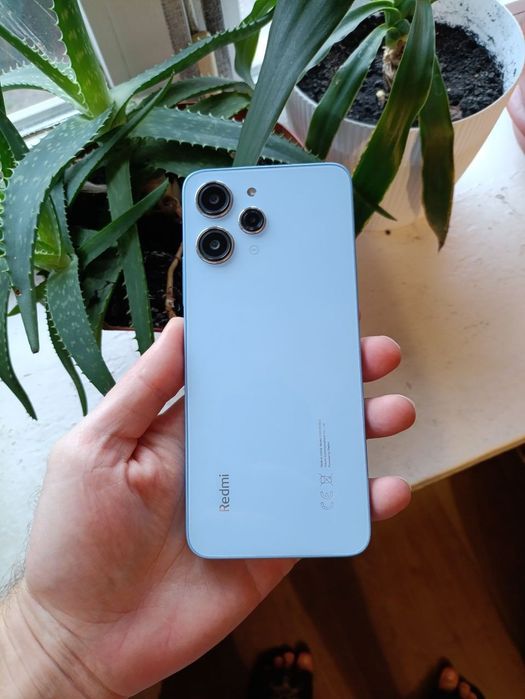 Смартфон Xiaomi Redmi 12 8/128 бу