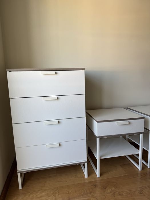 Comoda e 2 mesas de cabeceira