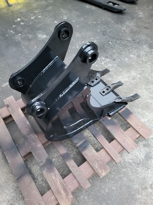Łyżka 40cm z zębami pasująca do koparki koparko ładowarki JCB 3cx 4cx