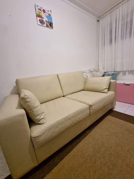 Sofá em pele em bom estado