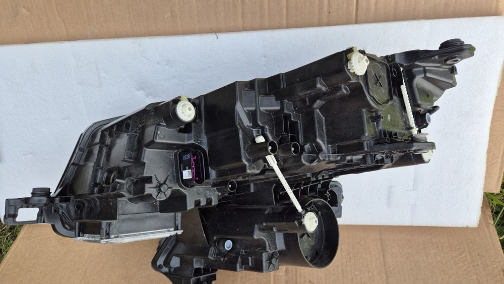 Lampa przód prawa przednia  SKODA KODIAQ 566 566941016