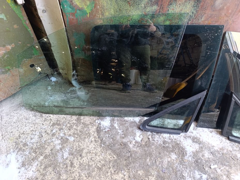 Вікно вікна бічні Caddy 3 Кадді 3 2004-2010