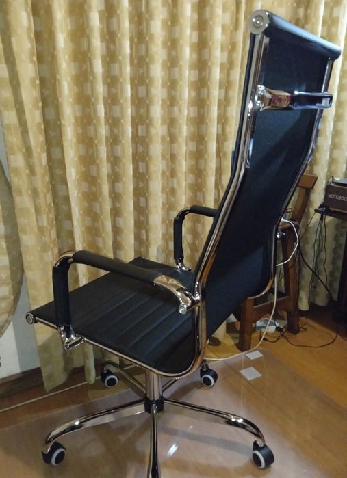 Cadeira de escritório couro sintético