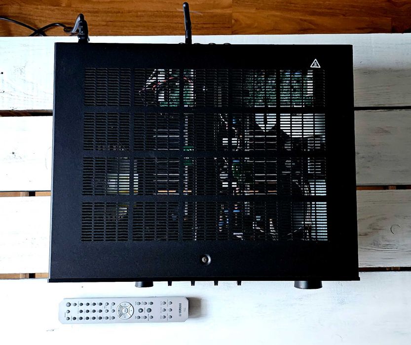 Yamaha R-N803D - amplituner sieciowy - idealny jak nowy