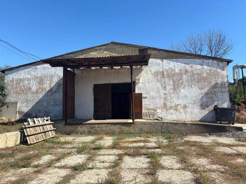 Продам овощебазу склады 1400м2 земля 1 га собственность, возле трассы