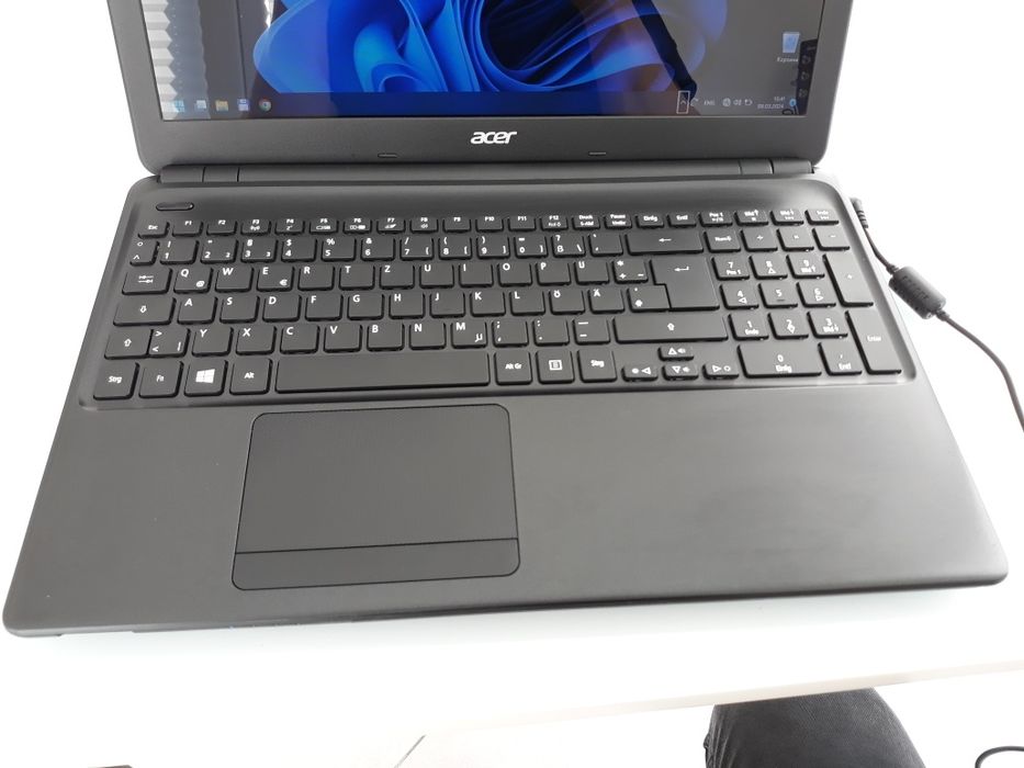 Продам ноутбук Acer Aspire  E1-522