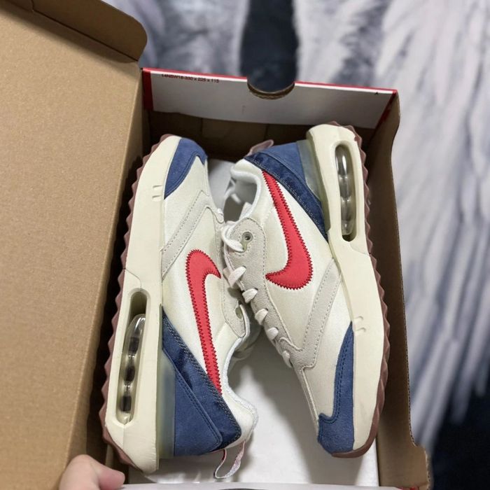 кроссовки Nike Air Max Dawn