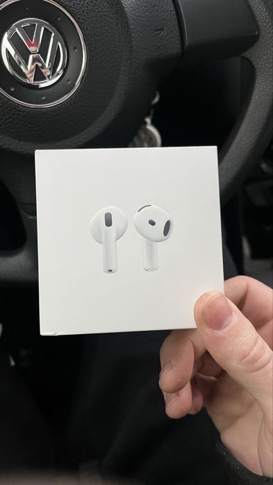 Навушники AirPods 4