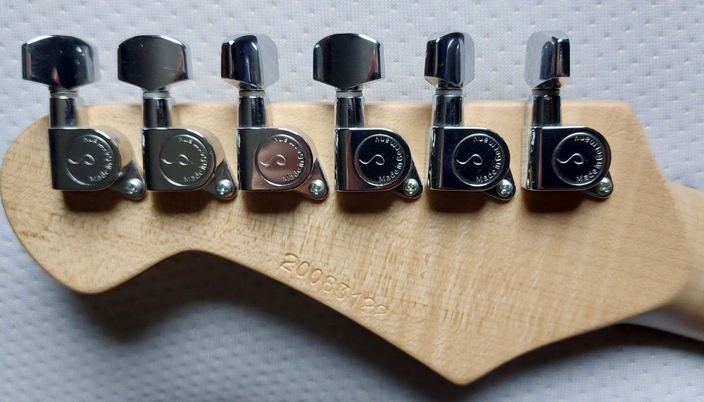 Gitara piezo bardzo ciekawa.Mayones flame James Nelligan schaller