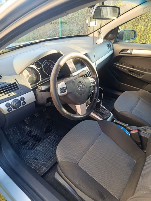 Opel Astra H 1.9 CDTI