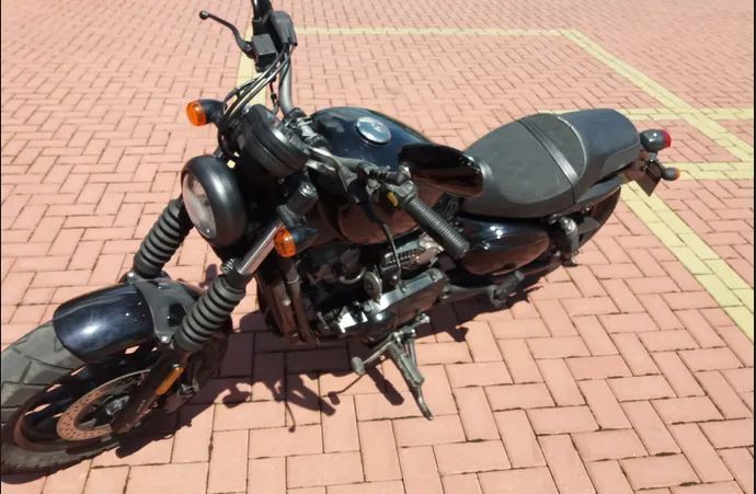 Hyosung GV hyosung gv125 aquila bobber na kat B jak shadow