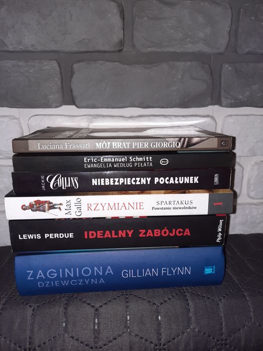 Książki, sensacje, thrillery, komiksy, sportowe