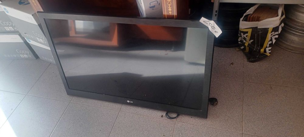 Televisão LG de 37 polegadas em bom estado