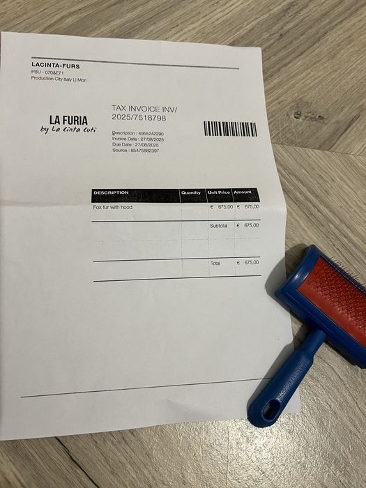 Piękne beżowe futro z lisów fińskich