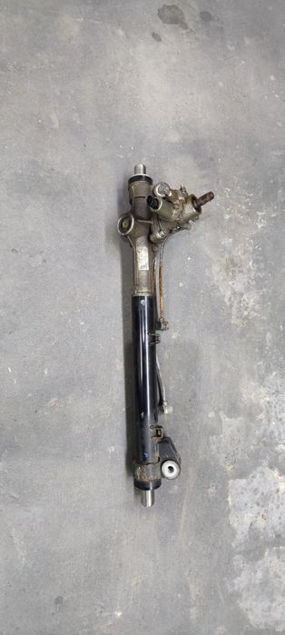 Maserati levante.Рульова рейка