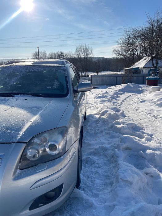 Тойота Авенсіс д4д ідеальний стан