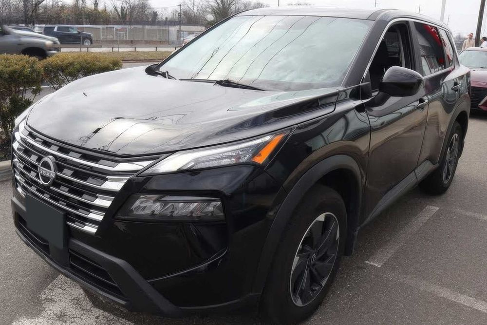 Nissan Rogue Sv      2025