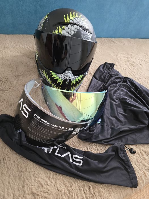 Capacete Ruroc Atlas 4.0 carbon Serpent