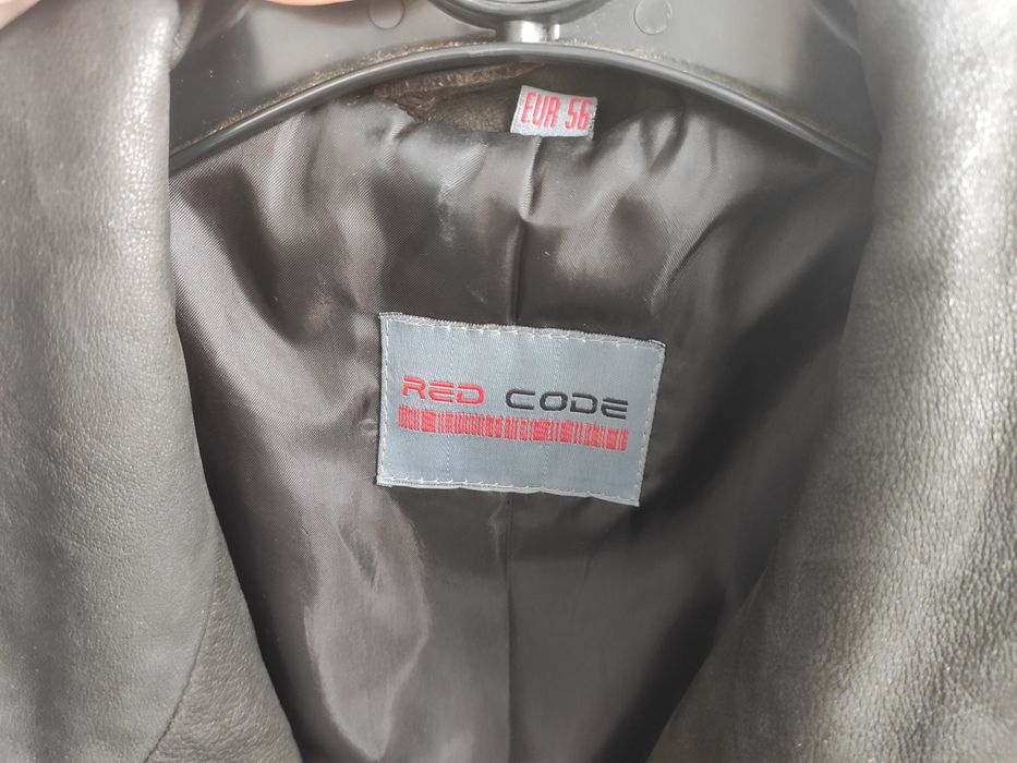 Casaco de homem pele genuína n. 56 quase novo.