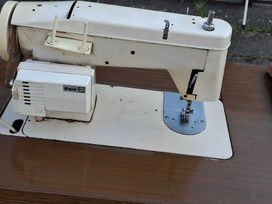 Maszyna do szycia ŁUCZNIK PREDOM 451 w szafce – Sprawna, Styl PRL / Retro