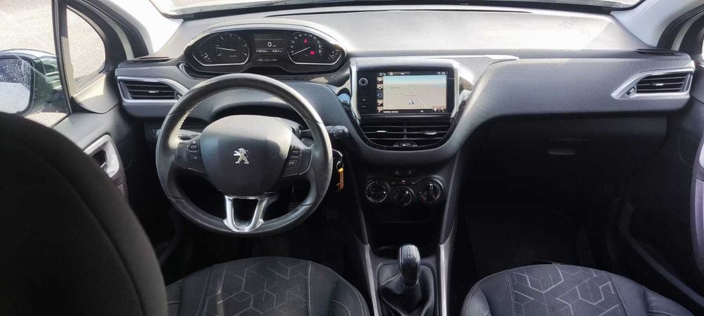 Peugeot 2008 1.6HDI Nacional C/ Distruibuição mudada e revisão feita.