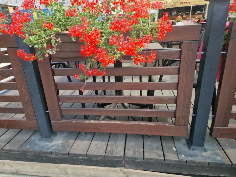 Płotek do ogródka gastronomicznego