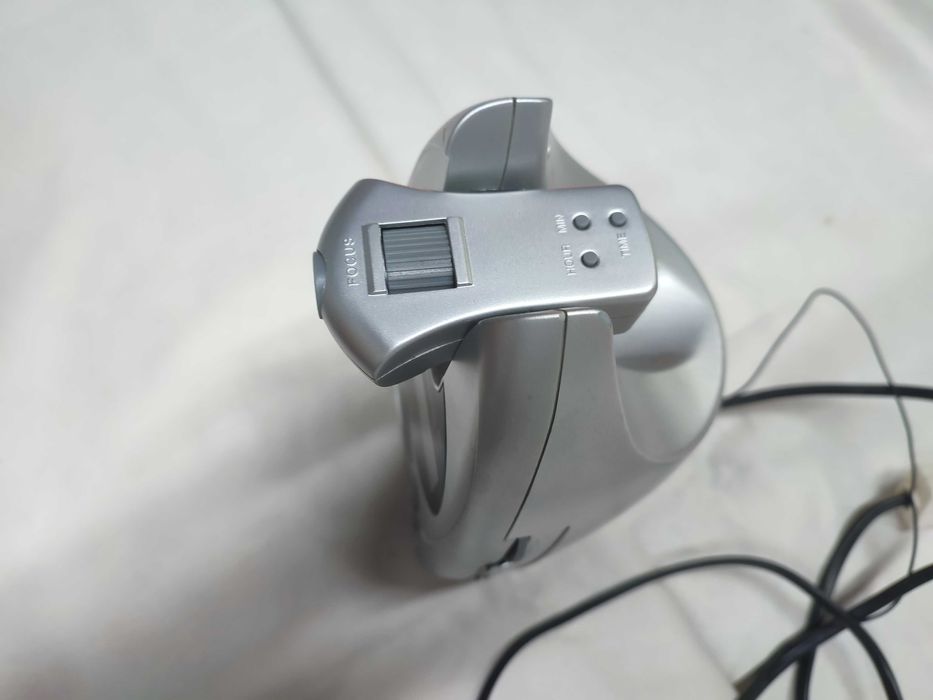 Digital bedside alarm clock with projector64551598328962122