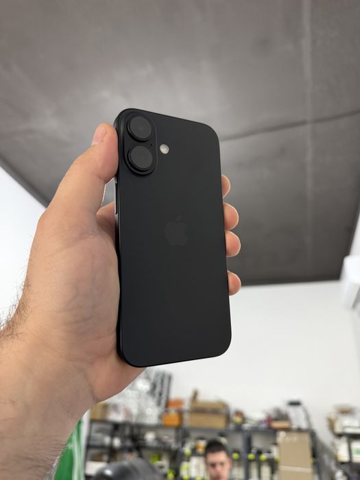 Apple iphone 16 128 gb чорний айфон 16