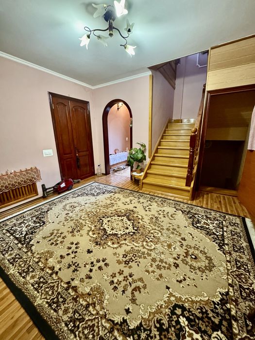 Продам будинок з ремонтом