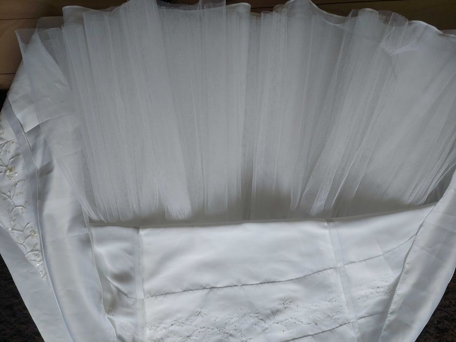 Suknia ślubna  Oleg Cassini rozmiar 6 styl NT2165BX