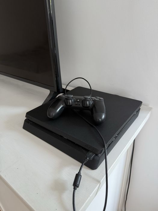 Playstaion 4 slim 500 gm +1 pad czarny