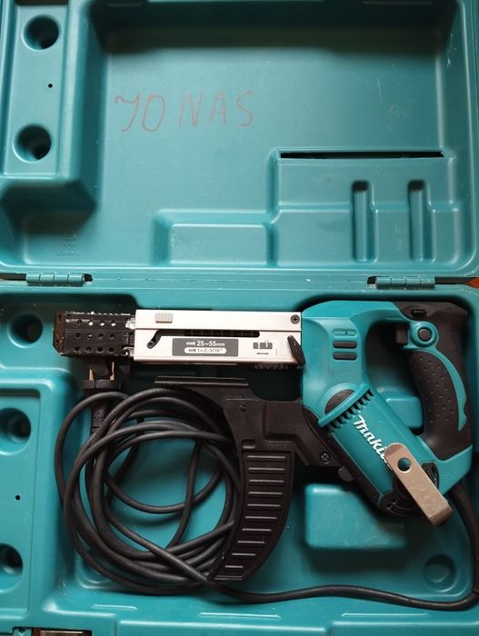 Стрічковий,шуруповерт Makita 6842