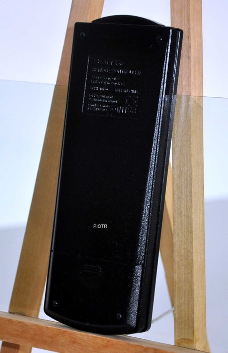 Oryginalny pilot do konsoli Sony PS2.