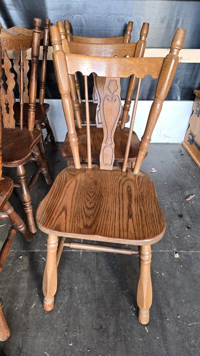 3 szt. Krzesła drewniane stan Dobry