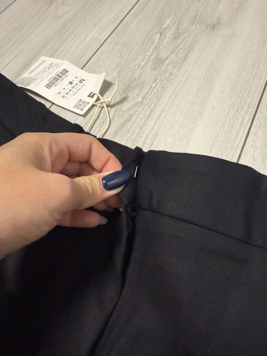 Шорти костюмні чорні Zara нові М
