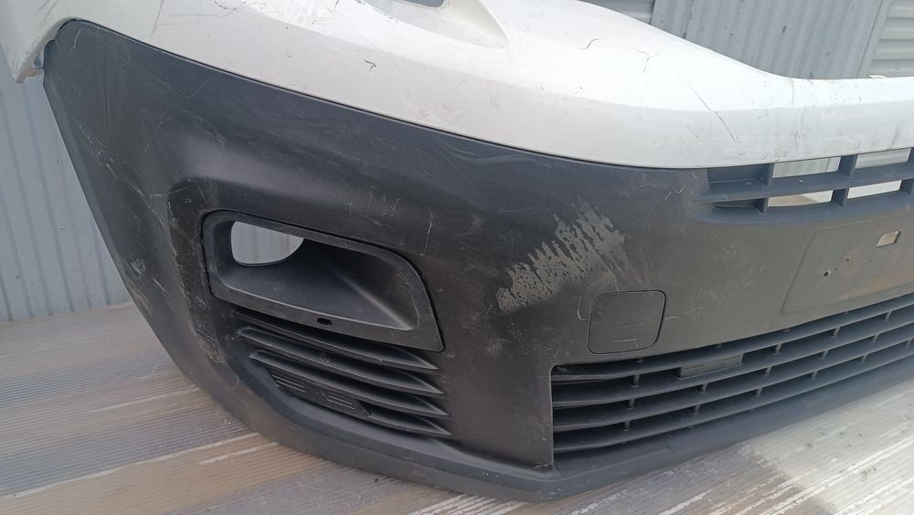 Vendo parachoque de frente Peugeot partner ano 2020