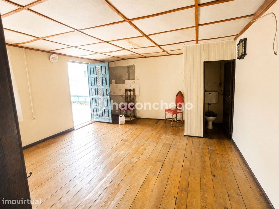 Moradia Rústica com 550 m² de terreno em Vila Cova, Barcelos