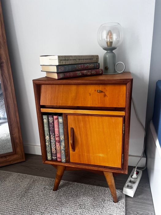 Mesas de cabeceira - Linhas vintage