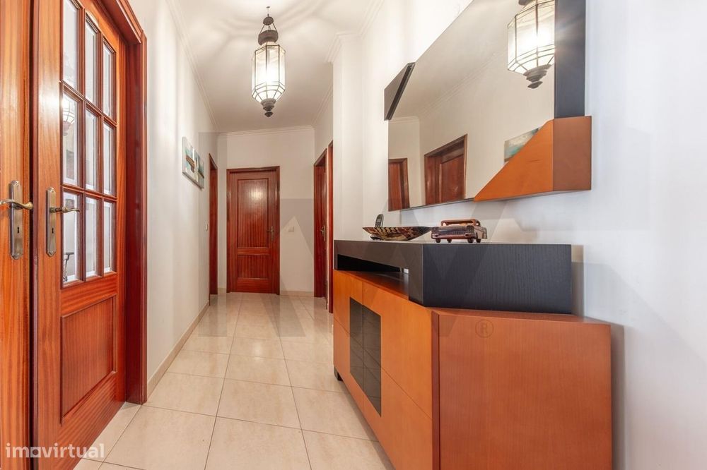 Apartamento T3 com Suíte, Lareira, Três Varandas e Arrecadação | Monti