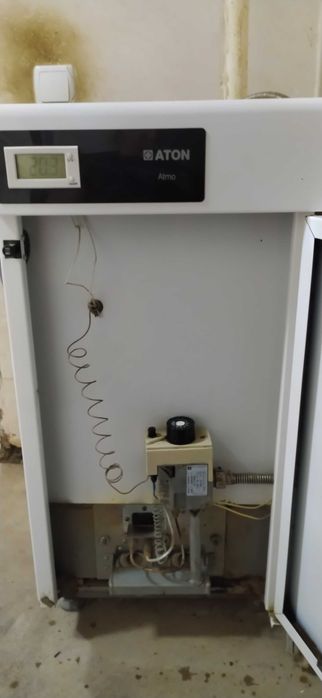 Продам опалювальний газовий  котел Атон Модель: АОГВМ-12Е