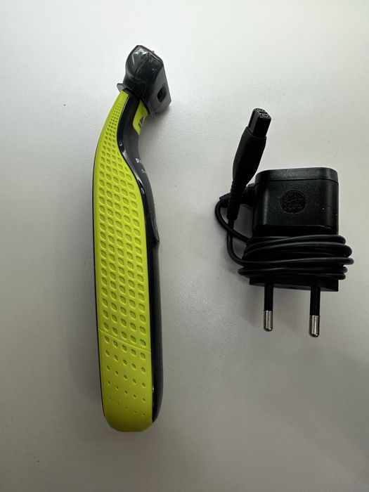 Електростанок Philips OneBlade QP2520