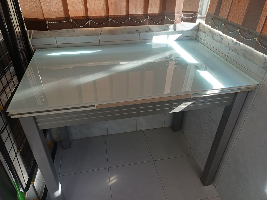 Mesa extensivel de vídro