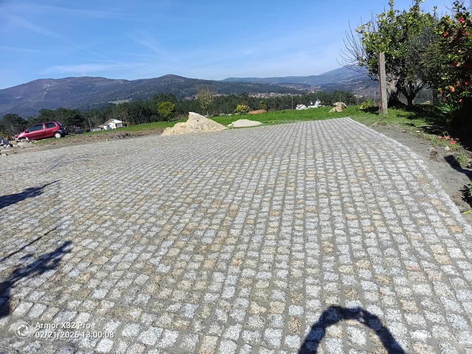 Pavimento em calçada natural